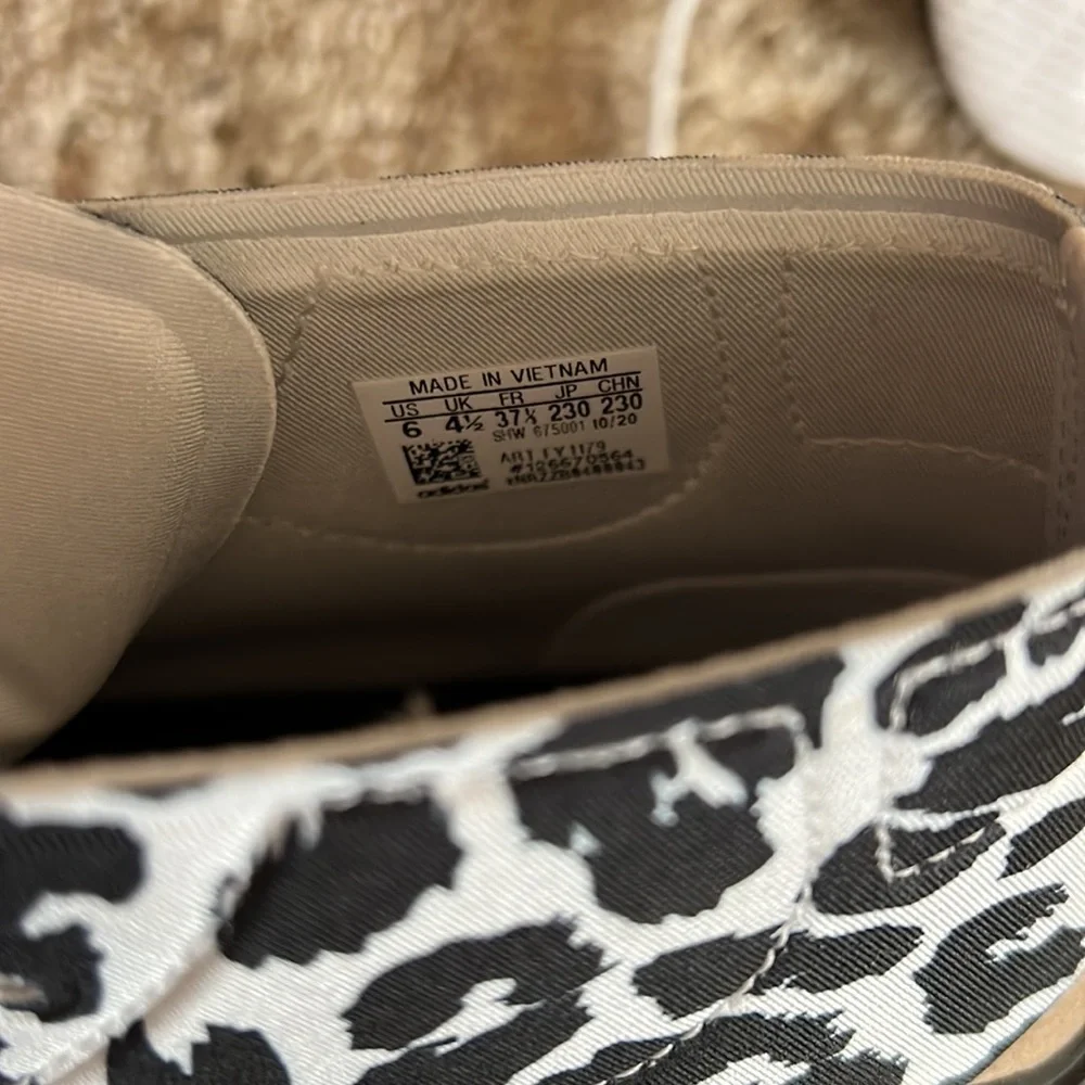 Stella McCartney training primegreen shoes new with tags no box . Never worn - Picture 4 of 4